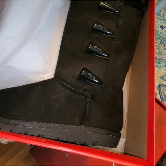 OCEAN +  COAST NWT WOMENS VAIL SUEDE BOOTS - Picture 1 of 7